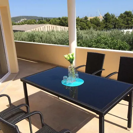 Appartement Mornari *